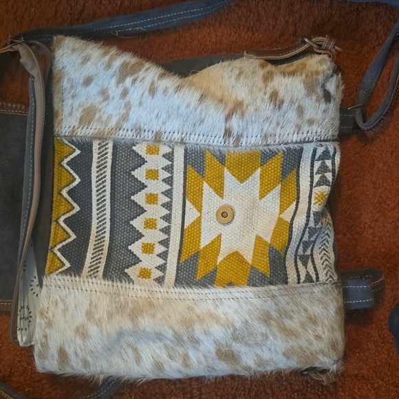 Myra Backpack - Picture 2 of 4